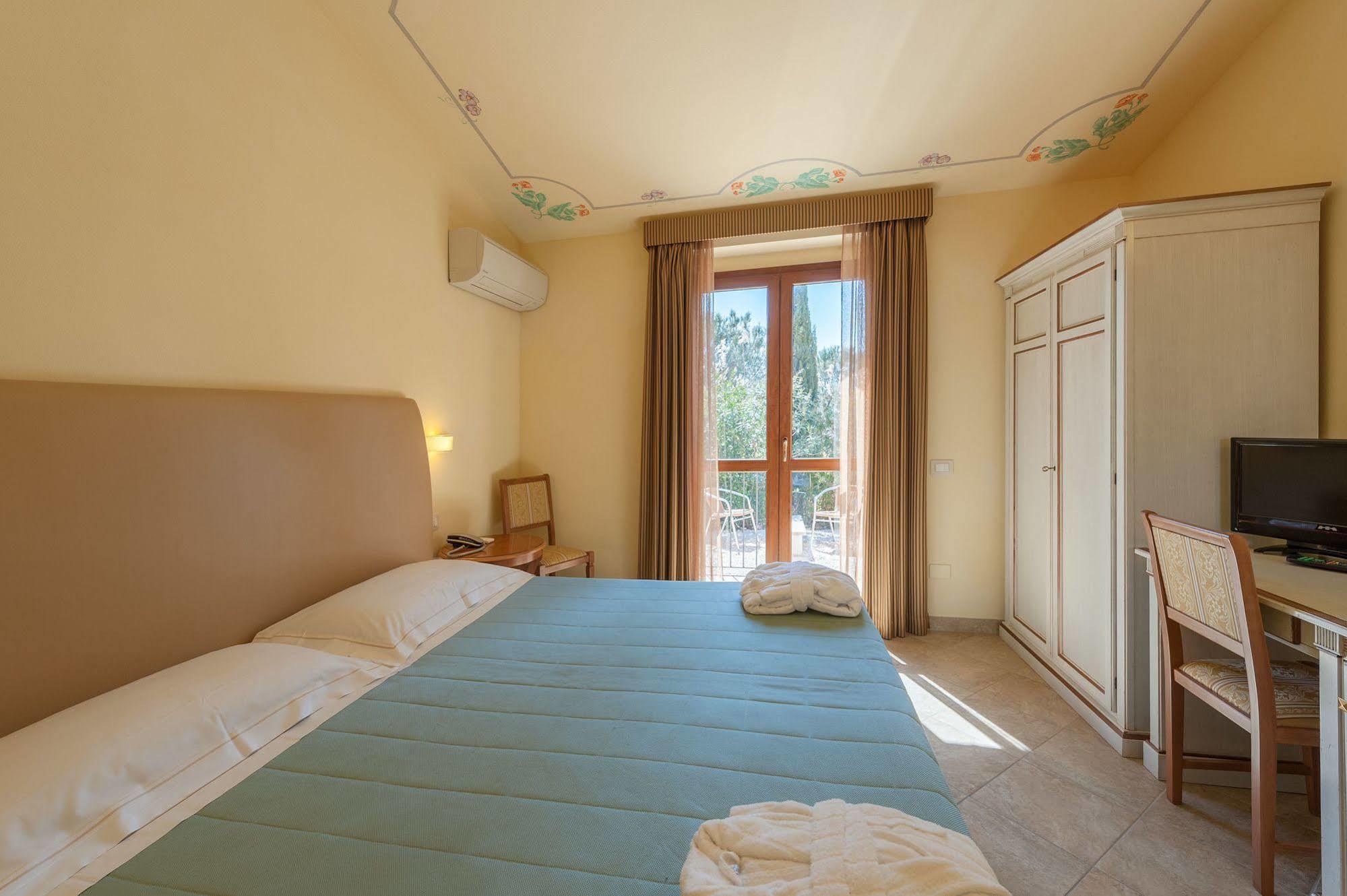 Hotel Saturno Fonte Pura Saturnia Exterior foto